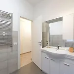 Modern And Cozy + 2bdr + Ostiense * רומא