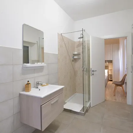 Modern And Cozy + 2bdr + Ostiense Apartment Rome